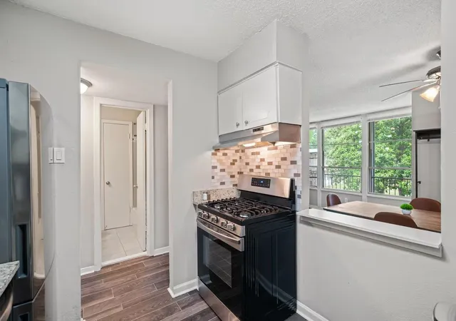 Photo 3 of Condo for sale at 108 N Belvedere Blvd #12, Memphis, TN 38104 | MLS# 3598477 | Listing updated on 2026-09-24