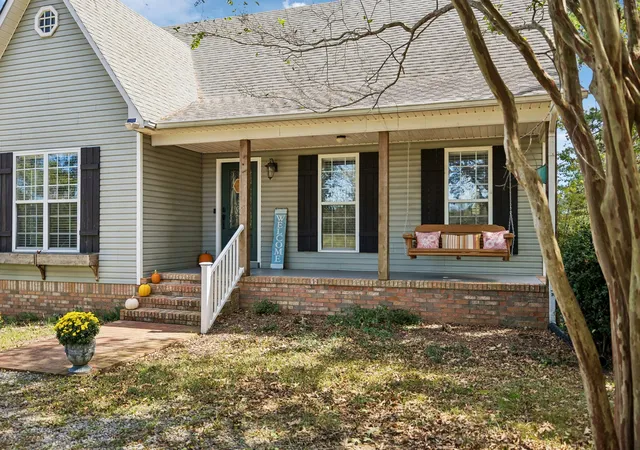 Photo 3 of Single family home for sale at 491 Hillview Dr, Lawrenceburg, TN 38464 | MLS# 3603108 | Listing updated on 2026-10-04