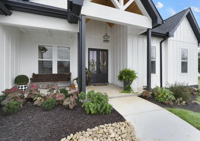 Photo 2 of Single family home for sale at 93 Windjammer Ct, Winchester, TN 37398 | MLS# 3599157 | Listing updated on 2026-09-25