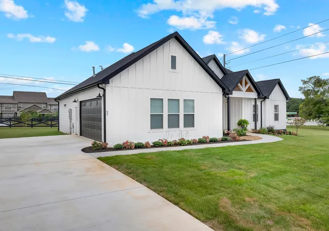 Photo 4 of Single family home for sale at 93 Windjammer Ct, Winchester, TN 37398 | MLS# 3599157 | Listing updated on 2026-09-25