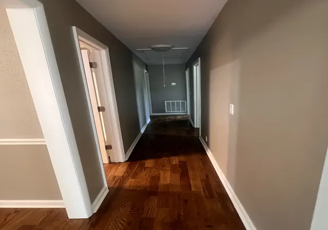 Photo 3 of Single family home for sale at 811 Southside Dr, Mc Minnville, TN 37110 | MLS# 3598503 | Listing updated on 2026-10-08
