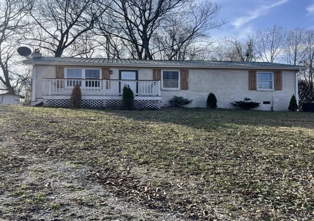 Photo 9 of Single family home for sale at 811 Southside Dr, McMinnville, TN 37110 | MLS# 3598503 | Listing updated on 2026-10-08