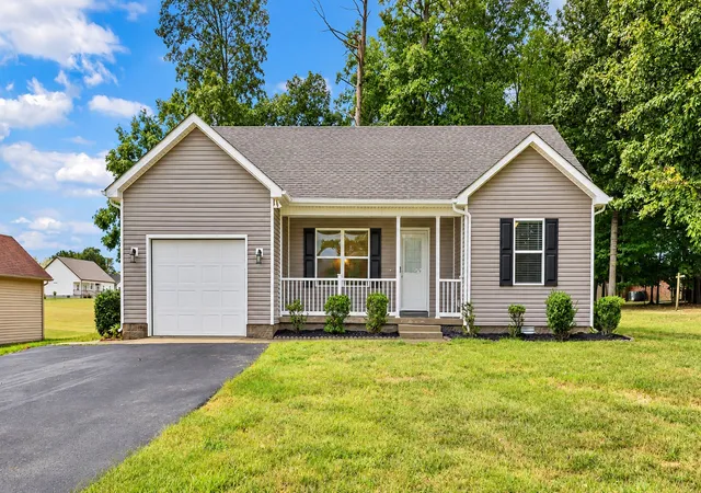 Single family home for sale at 112 Riverbend Dr, Elkton, KY 42220 | MLS# 3615678