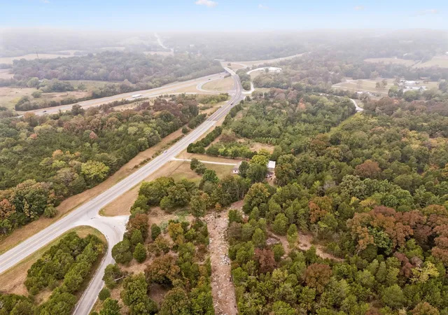 Photo 2 of House for sale at 2607 New Lewisburg Hwy, Columbia, TN 38401 | MLS# 3599411 | Listing updated on 2026-09-25