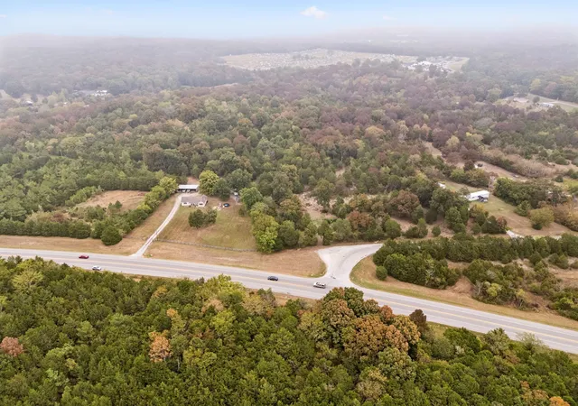 Photo 3 of House for sale at 2607 New Lewisburg Hwy, Columbia, TN 38401 | MLS# 3599411 | Listing updated on 2026-09-25