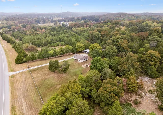 Photo 4 of House for sale at 2607 New Lewisburg Hwy, Columbia, TN 38401 | MLS# 3599411 | Listing updated on 2026-09-25