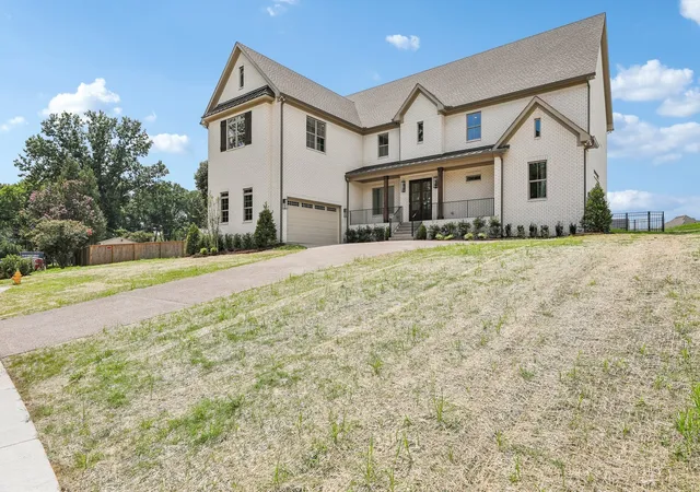 Photo 3 of Single family home for sale at 335 Raintree Dr, Hendersonville, TN 37075 | MLS# 3599269 | Listing updated on 2026-10-07