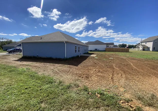 Photo 3 of Single family home for sale at 37 Fieldstone Cir, Cadiz, KY 42211 | MLS# 3598520 | Listing updated on 2026-09-30
