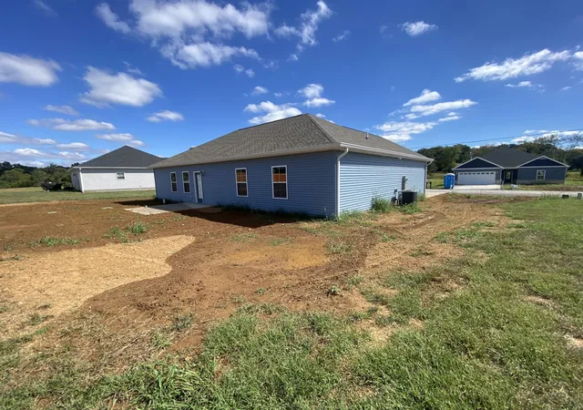 Photo 3 of Single family home for sale at 37 Fieldstone Cir, Cadiz, KY 42211 | MLS# 3598520 | Listing updated on 2026-09-30