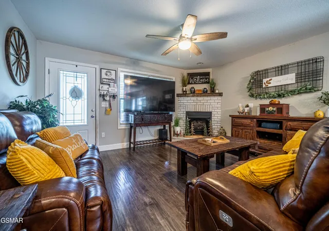 Photo 3 of Single family home for sale at 832 Catherine Crisp Dr, Kodak, TN 37764 | MLS# 3598530 | Listing updated on 2026-09-24