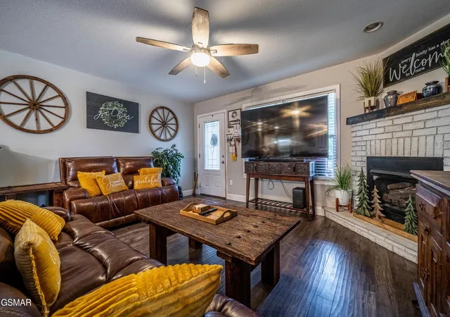 Photo 3 of Single family home for sale at 832 Catherine Crisp Dr, Kodak, TN 37764 | MLS# 3598530 | Listing updated on 2026-09-24