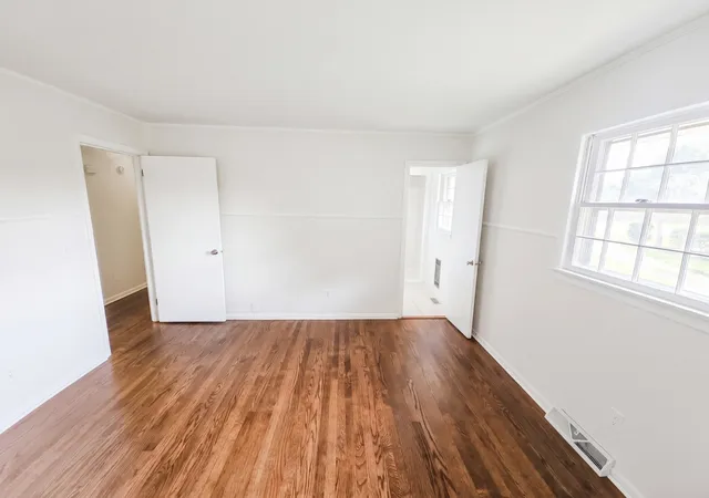Photo 3 of Single family home for sale at 1001 Stanbery Cir, Greeneville, TN 37745 | MLS# 3598574 | Listing updated on 2026-10-06