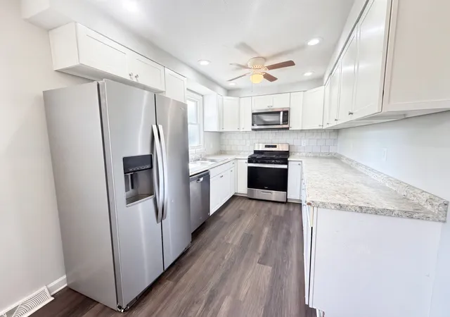 Photo 1 of Single family home for sale at 402 Jordan Rd, Clarksville, TN 37042 | MLS# 3598582 | Listing updated on 2026-09-24