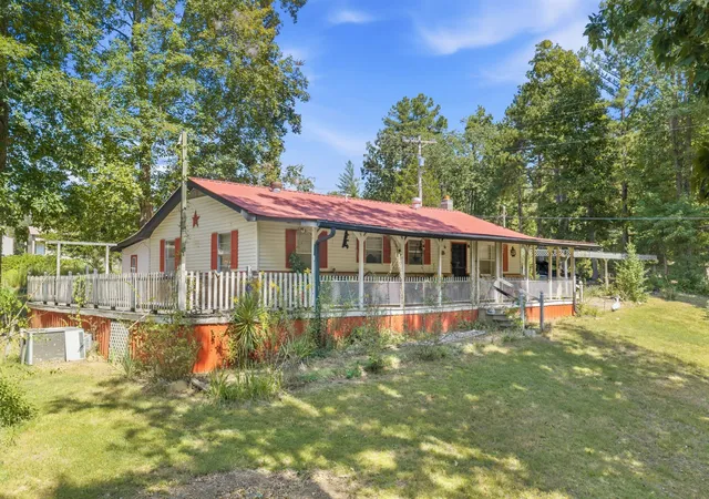 Photo 1 of Manufactured home for sale at 395 Martin Cir, Lobelville, TN 37097 | MLS# 3598627 | Listing updated on 2026-09-24