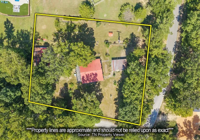 Photo 2 of Manufactured home for sale at 395 Martin Cir, Lobelville, TN 37097 | MLS# 3598627 | Listing updated on 2026-09-24