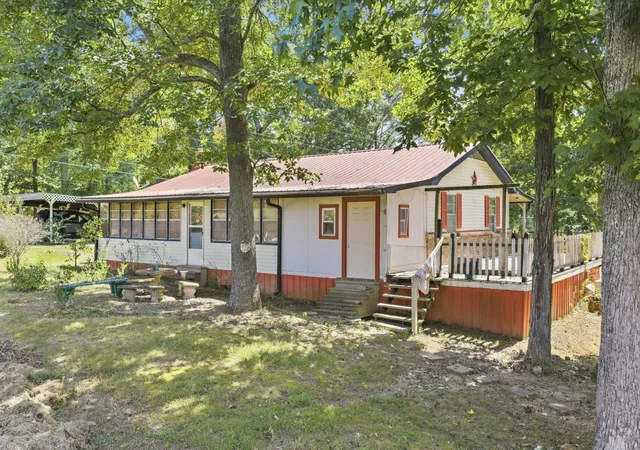 Photo 4 of Manufactured home for sale at 395 Martin Cir, Lobelville, TN 37097 | MLS# 3598627 | Listing updated on 2026-09-24