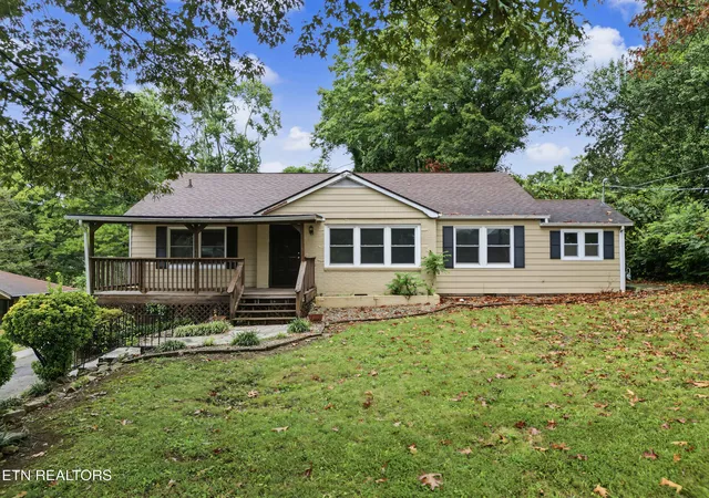 Single family home for sale at 2149 Dandridge Ave, Knoxville, TN 37915 | MLS# 3604097