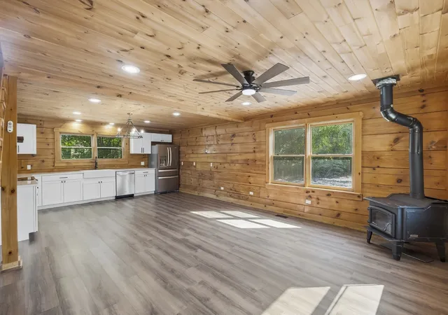 Photo 3 of Single family home for sale at 1941 Upper Sta Camp Cir, Cottontown, TN 37048 | MLS# 3599081 | Listing updated on 2026-10-01