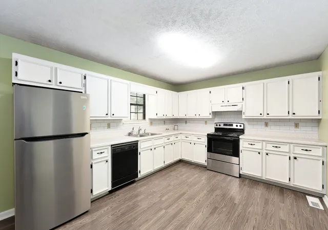 Photo 3 of Single family home for sale at 23 Roxy Cv, Jackson, TN 38301 | MLS# 3604027 | Listing updated on 2026-10-01