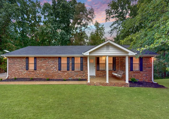 Photo 1 of Single family home for sale at 1304 Winding Way Dr, White House, TN 37188 | MLS# 3598684 | Listing updated on 2026-09-29