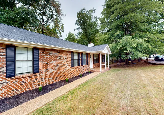 Photo 2 of Single family home for sale at 1304 Winding Way Dr, White House, TN 37188 | MLS# 3598684 | Listing updated on 2026-09-29