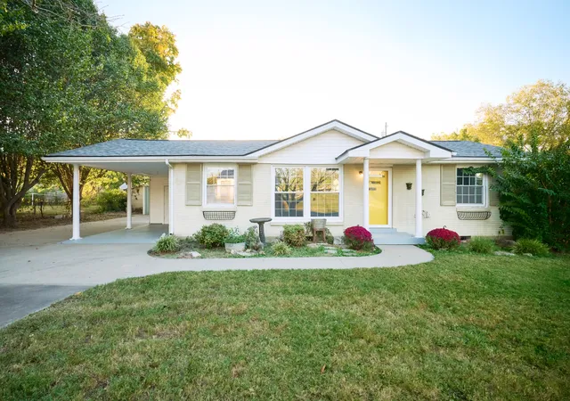 Photo 1 of Single family home for sale at 21 Bond St, Clarksville, TN 37040 | MLS# 3626058 | Listing updated on 2026-10-26