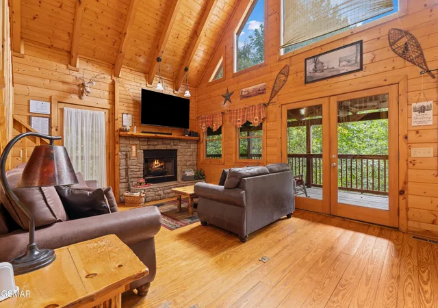 Photo 3 of Single family home for sale at 2308 Whipoorwill Hl Way, Sevierville, TN 37862 | MLS# 3598633 | Listing updated on 2026-09-24