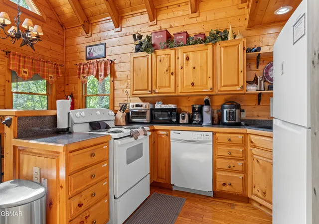 Photo 4 of Single family home for sale at 2308 Whipoorwill Hl Way, Sevierville, TN 37862 | MLS# 3598633 | Listing updated on 2026-09-24