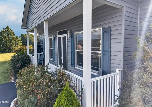 Photo 3 of Single family home for sale at 1971 Harbor Hills Dr, Dandridge, TN 37725 | MLS# 3598634 | Listing updated on 2026-09-24