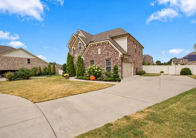 Photo 3 of Single family home for sale at 7008 San Gilberto Ct, Spring Hill, TN 37174 | MLS# 3599122 | Listing updated on 2026-09-25