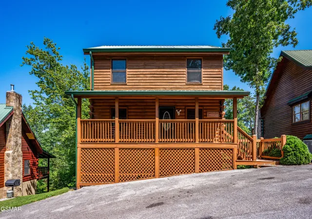 Photo 2 of Single family home for sale at 737 Chickasaw Gap Way, Pigeon Forge, TN 37863 | MLS# 3598655 | Listing updated on 2026-09-24