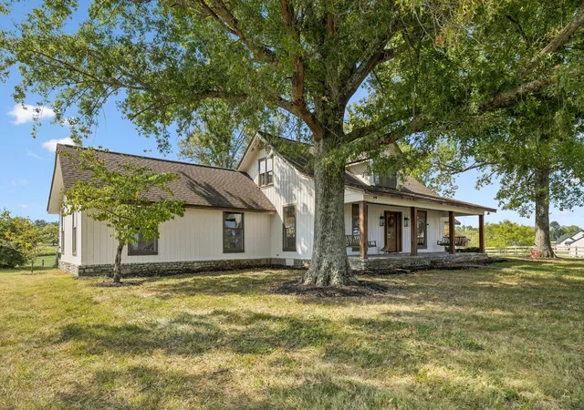 Photo 3 of Single family home for sale at 724 Horn Springs Rd, Lebanon, TN 37087 | MLS# 3599148 | Listing updated on 2026-10-23