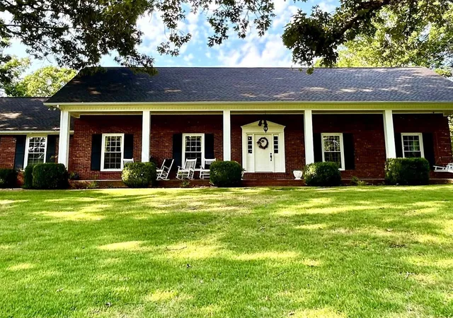 Photo 2 of Single family home for sale at 255 Hartley Rd, Camden, TN 38320 | MLS# 3610652 | Listing updated on 2026-10-02