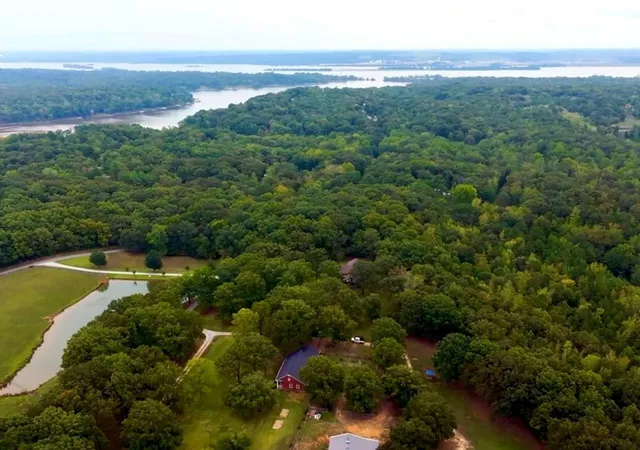 Photo 3 of Single family home for sale at 255 Hartley Rd, Camden, TN 38320 | MLS# 3610652 | Listing updated on 2026-10-02