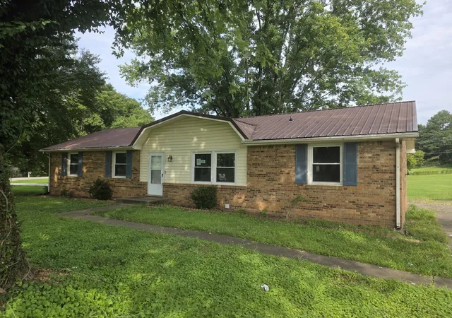 Photo 1 of Single family home for sale at 2142 Old Russellville Pike, Clarksville, TN 37043 | MLS# 3599109 | Listing updated on 2026-10-28