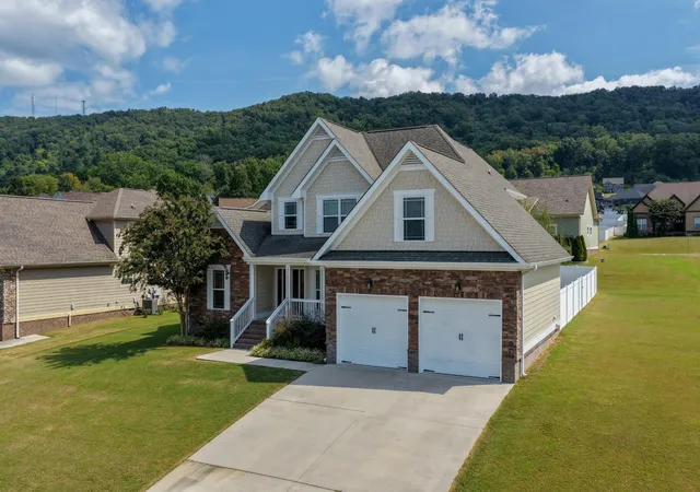 Photo 3 of Single family home for sale at 8004 Perfect View, Ooltewah, TN 37363 | MLS# 3598691 | Listing updated on 2026-10-04
