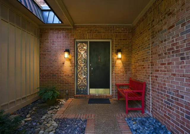 Photo 1 of Townhouse for sale at 634 Timber Ln, Nashville, TN 37215 | MLS# 3612580 | Listing updated on 2026-10-07