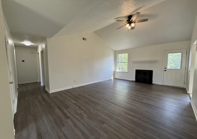 Photo 2 of Single family home for sale at 7548 Chadwick Dr, Murfreesboro, TN 37129 | MLS# 3601584 | Listing updated on 2026-09-26
