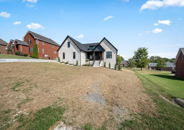 Photo 2 of Single family home for sale at 135 Pin Oak Dr, Woodbury, TN 37190 | MLS# 3601945 | Listing updated on 2026-09-28