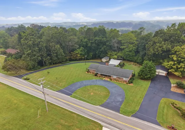Photo 1 of Single family home for sale at 521 Winding Ln, Sparta, TN 38583 | MLS# 3598750 | Listing updated on 2026-09-24