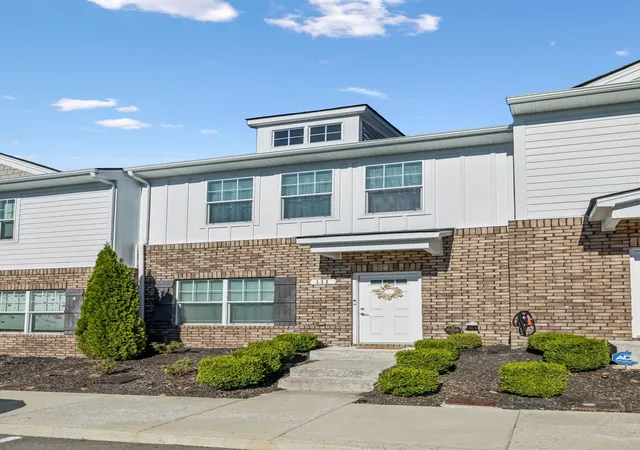 Photo 2 of Townhouse for sale at 111 Dry Crk Cmns Dr, Goodlettsville, TN 37072 | MLS# 3603069 | Listing updated on 2026-09-30