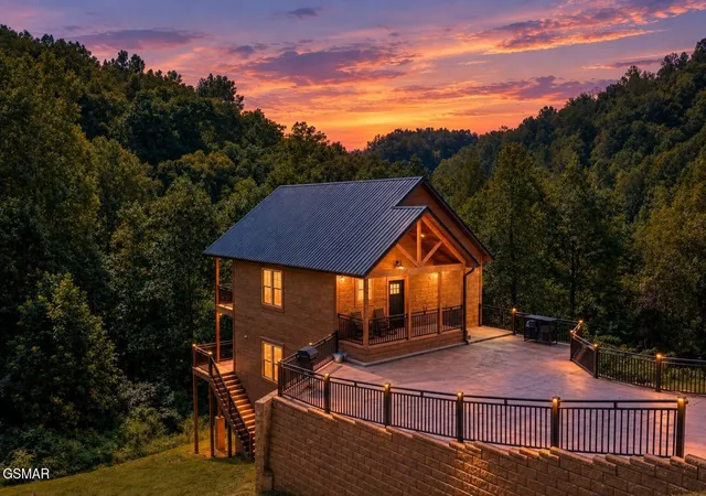 Photo 1 of Single family home for sale at 3342 Frontier View Dr, Sevierville, TN 37876 | MLS# 3598718 | Listing updated on 2026-09-24