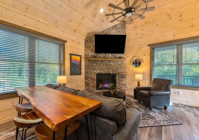 Photo 3 of Single family home for sale at 3342 Frontier View Dr, Sevierville, TN 37876 | MLS# 3598718 | Listing updated on 2026-09-24