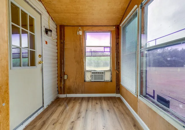 Photo 4 of Manufactured home for sale at 5898 Highway 100 W, Pleasantville, TN 37033 | MLS# 3599387 | Listing updated on 2026-09-29