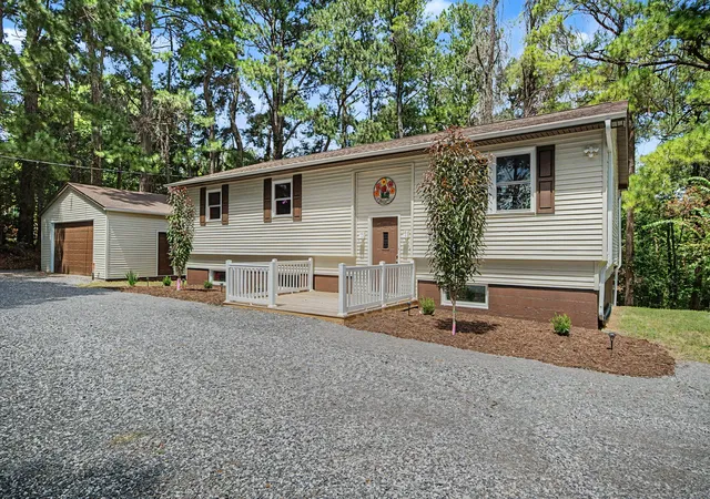 Photo 1 of Single family home for sale at 1165 Bleich Rd, Paducah, KY 42003 | MLS# 3598741 | Listing updated on 2026-09-24