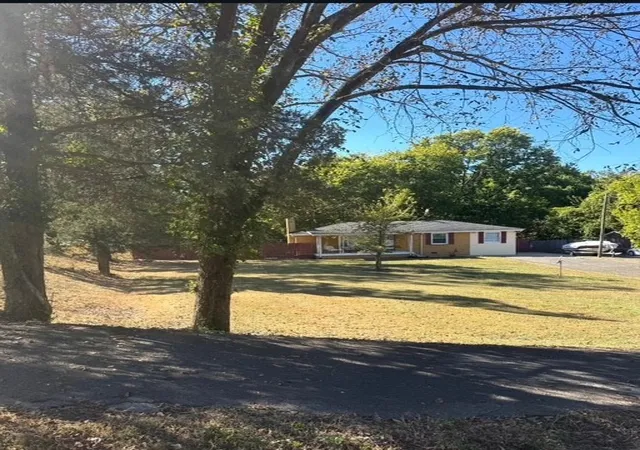 Photo 2 of Single family home for sale at 98 Curtiswood Dr, Hendersonville, TN 37075 | MLS# 3599366 | Listing updated on 2026-10-01