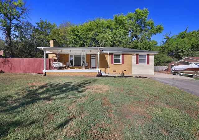 Photo 3 of Single family home for sale at 98 Curtiswood Dr, Hendersonville, TN 37075 | MLS# 3599366 | Listing updated on 2026-10-01