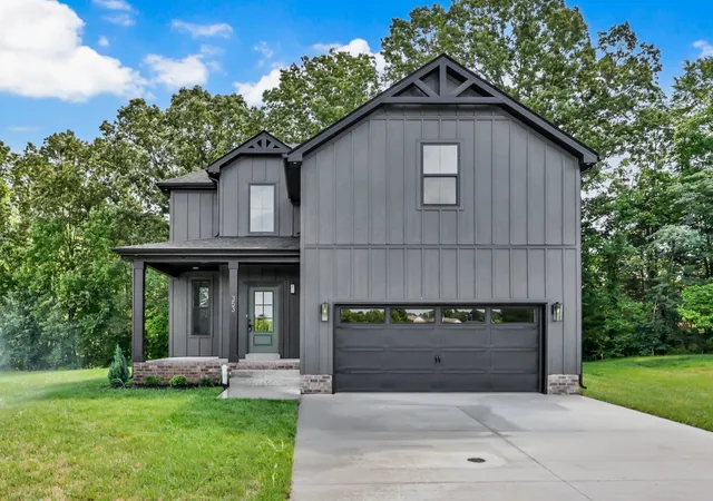 Photo 1 of Single family home for sale at 353 Chase Dr, Clarksville, TN 37043 | MLS# 3598743 | Listing updated on 2026-10-28