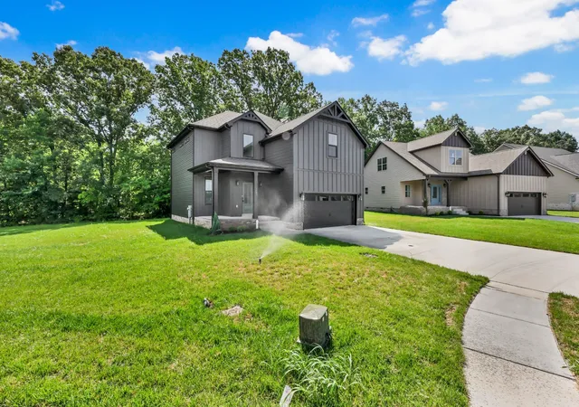 Photo 1 of Single family home for sale at 353 Chase Dr, Clarksville, TN 37043 | MLS# 3598743 | Listing updated on 2026-10-28