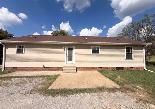 Photo 4 of Single family home for sale at 1817 Twin Caves Dr, Lewisburg, TN 37091 | MLS# 3598802 | Listing updated on 2026-09-28